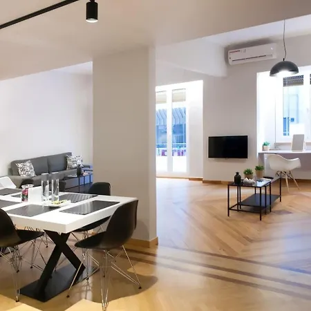 Apartment Toni's 4bd Near Classy Kolonaki, Locals Enjoy It *